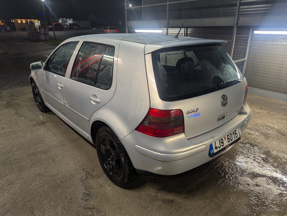 VW Golf 1,6 74kw - 5