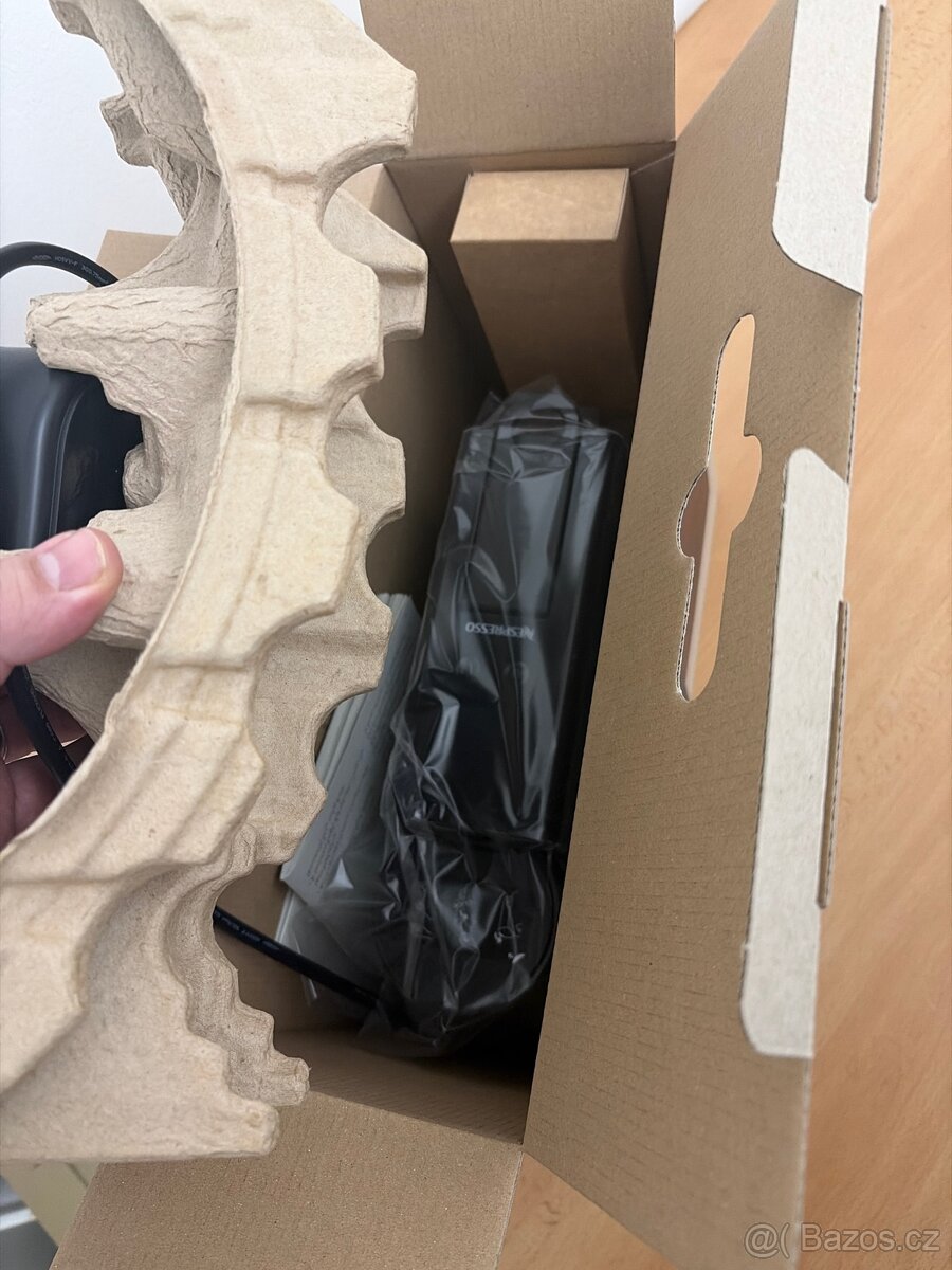 Nespresso Essenza Mini – černý, nový, kapsle - pressovač - 5