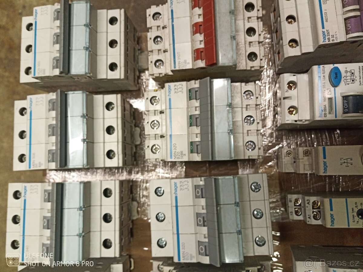 Jističe vypínače kontrolky stykače svodič - 5