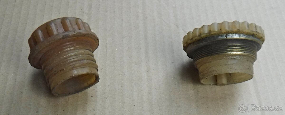 Pionýr-zátka nádrže,výfuk,ráfek, rozeta,maska, klik.hřídel - 5