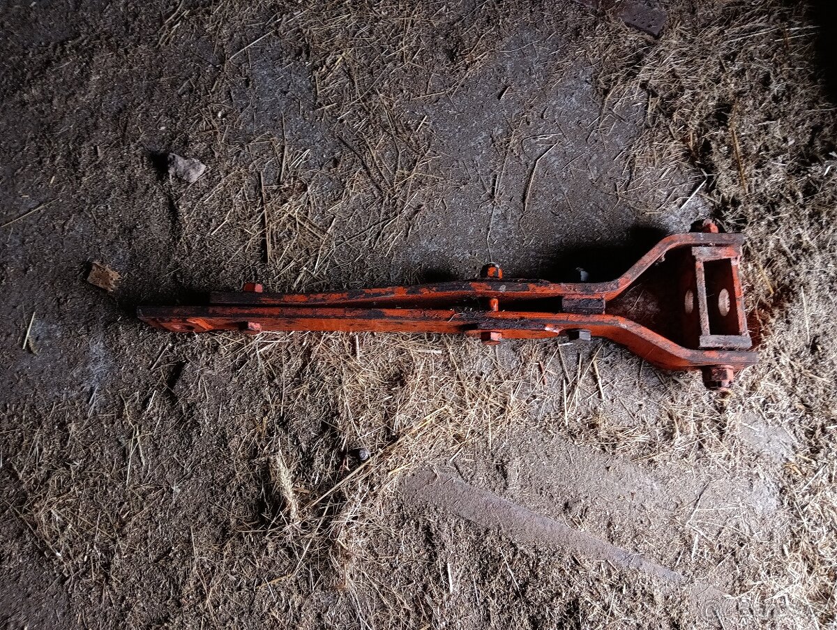 Spodní nakladačový závěs Zetor - 5