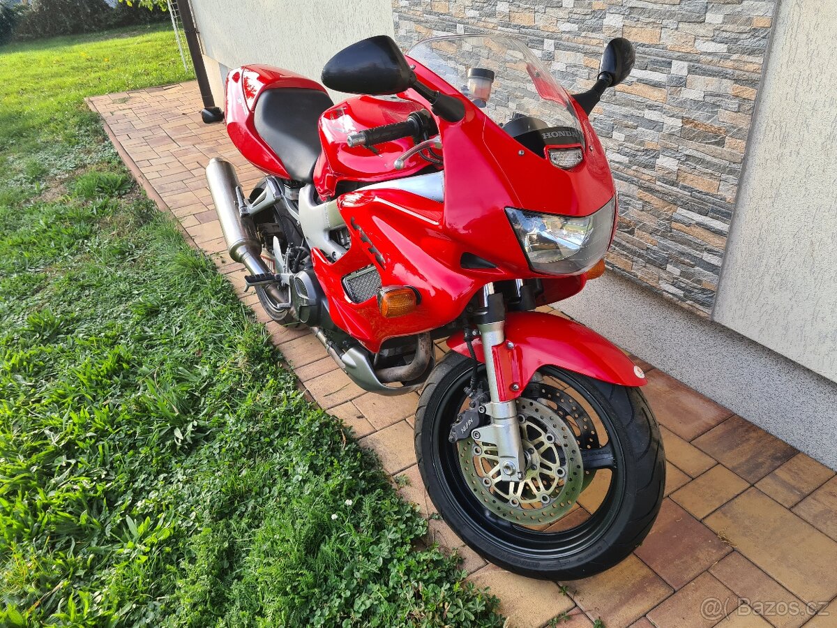 Honda VTR 1000 Firestorm - 5