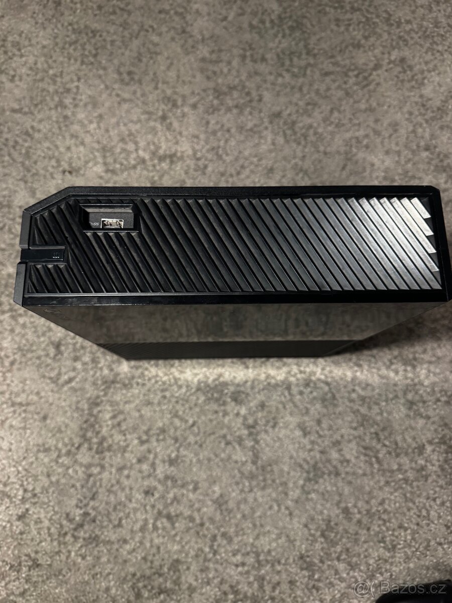 Xbox one + 6her + ovladač - 5