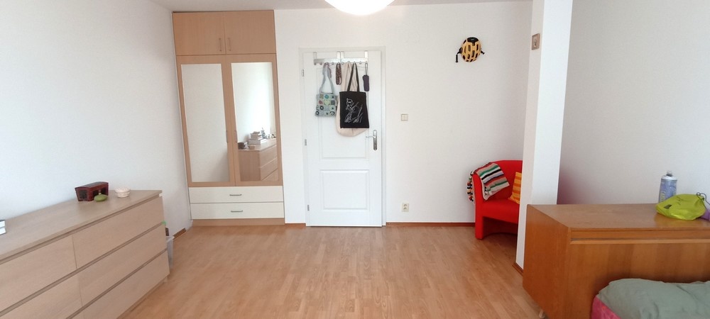 1.lůž. pok. v dívčím 3+1 RD prač/sušička, studentka/ml. pr. - 5