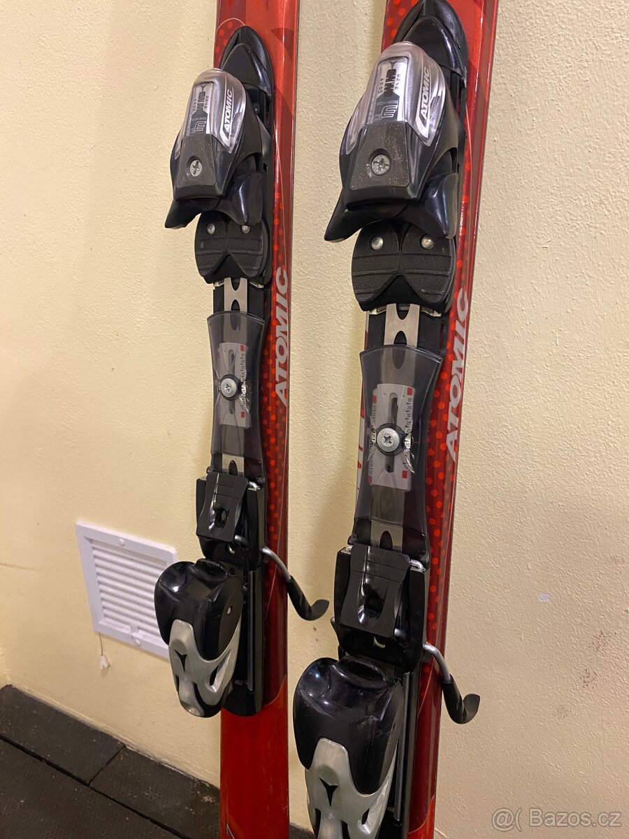 Sjezdové lyže Atomic T : 7 - 5