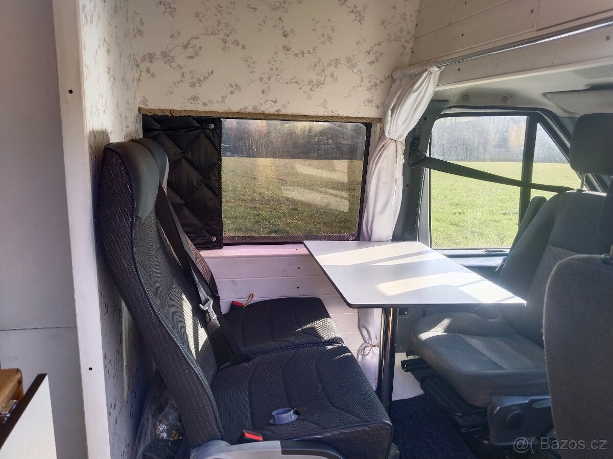 Ford transit Jumbo - Obytná dodávka - 5