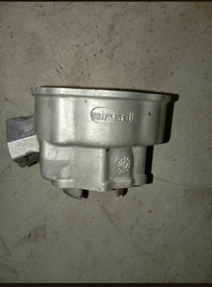 Díly motoru d50b - 5