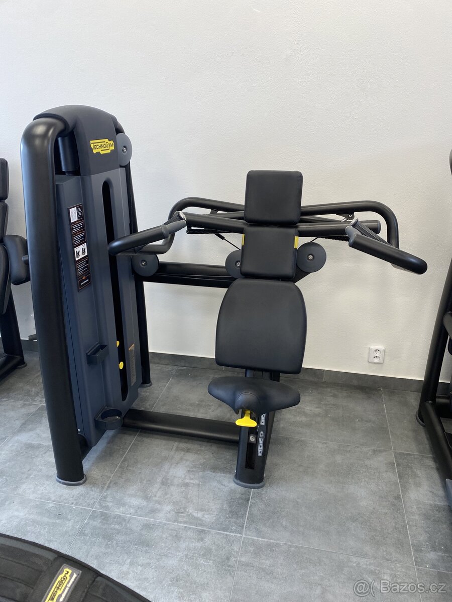Technogym Selection 2 -17 strojů- krásný stav - 5