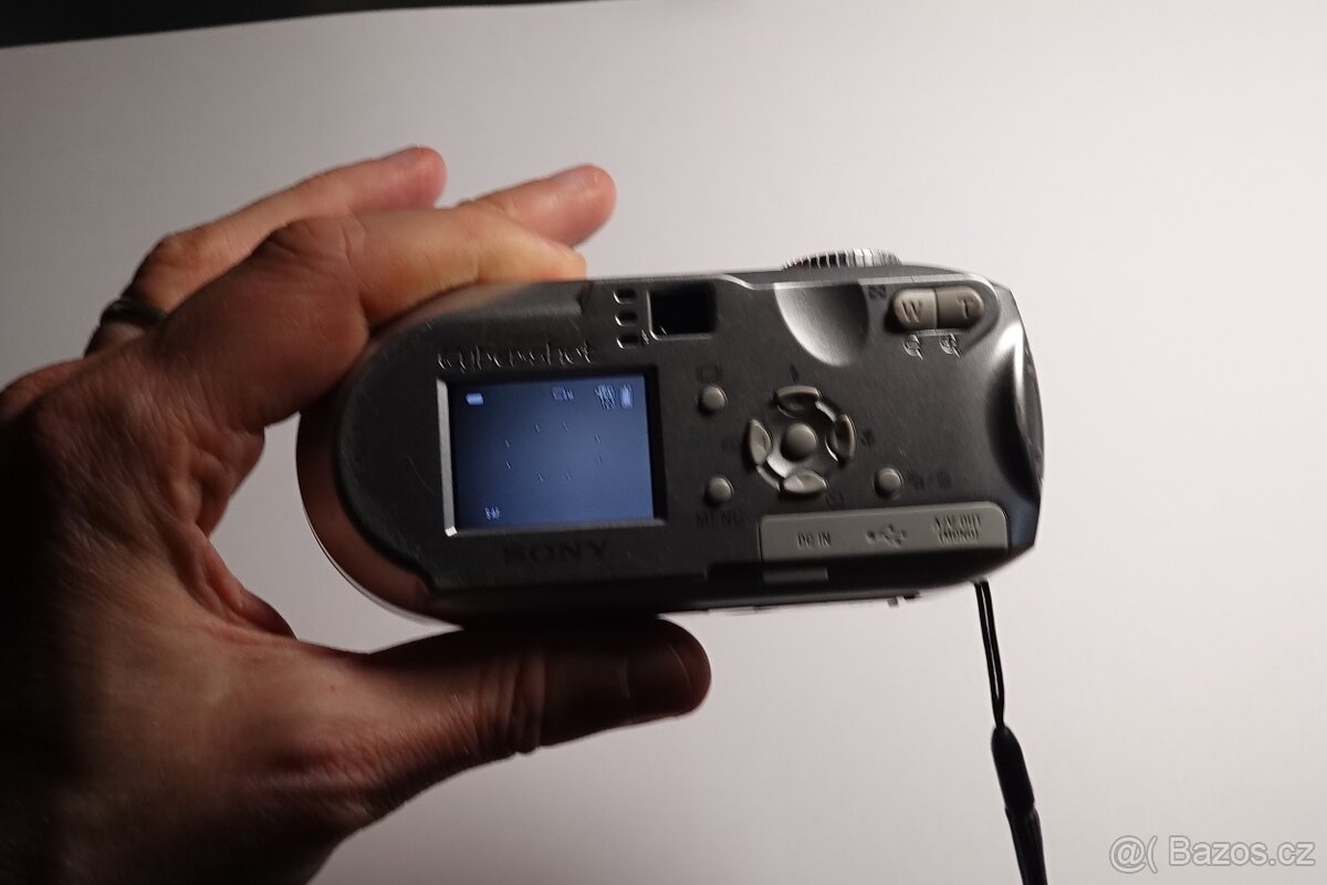 Sony CyberShot DSC-P73 - 5
