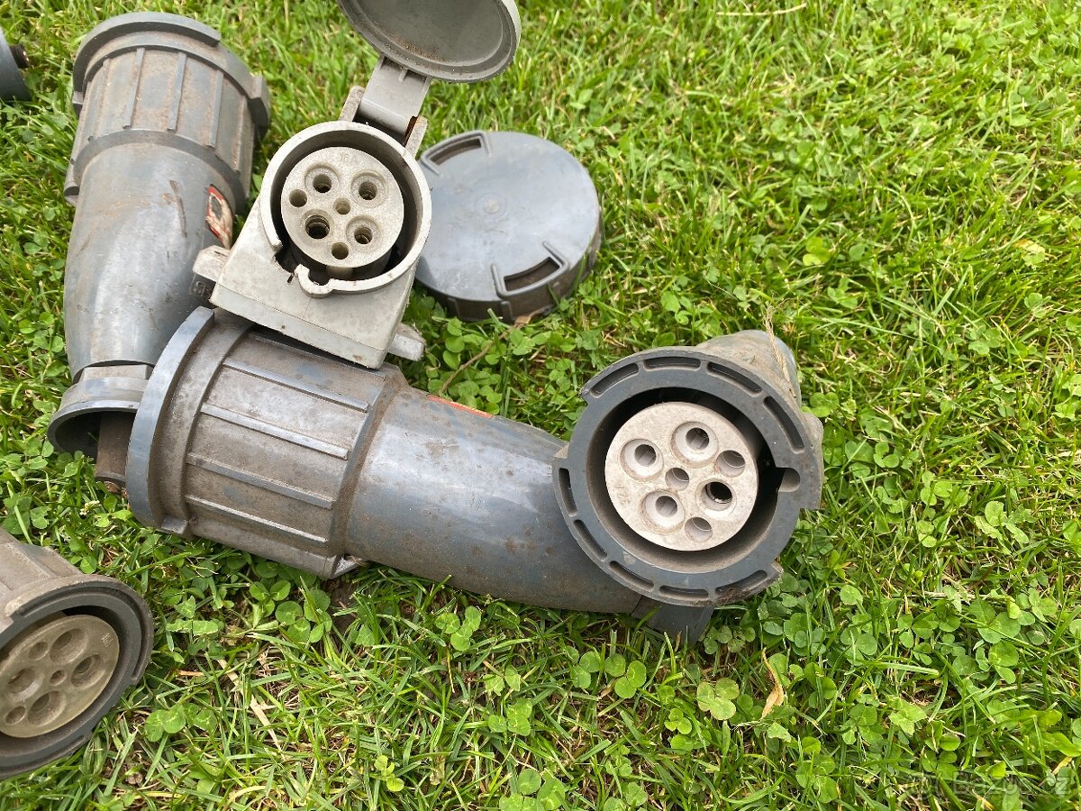 Zásuvka zástrčka 380V prodlužovací kabel 380V - 5