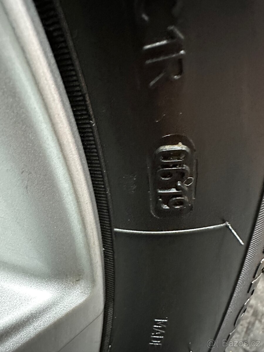 Alu kola 5x114.3 r17 s pneu (che) - 5