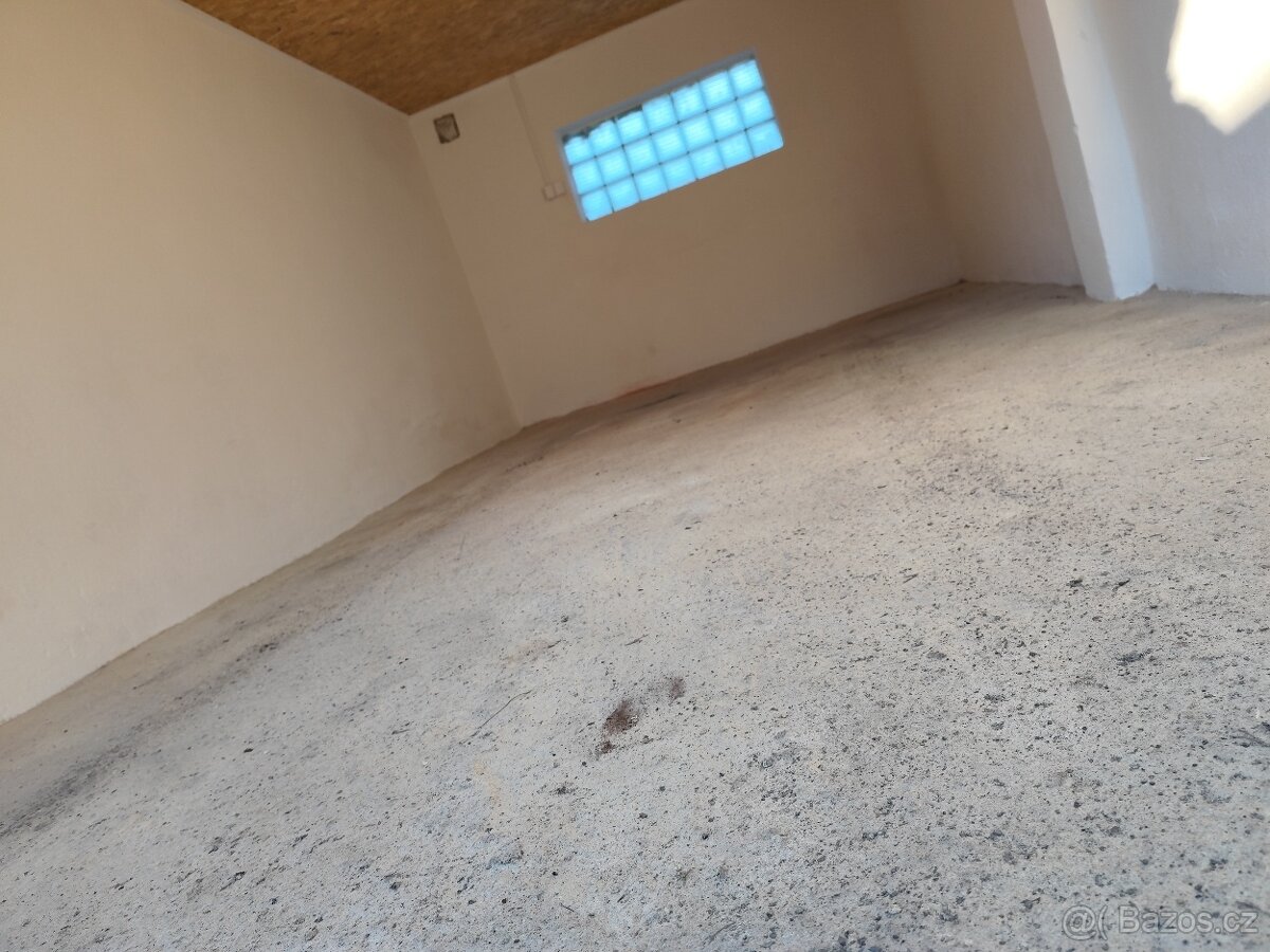 Pronájem garáže - 5