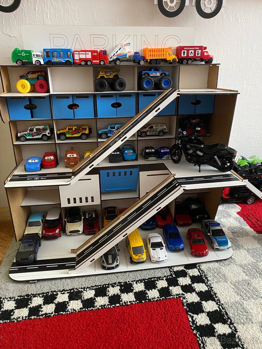 Dřevěná polička garáž pro autíčka - 5