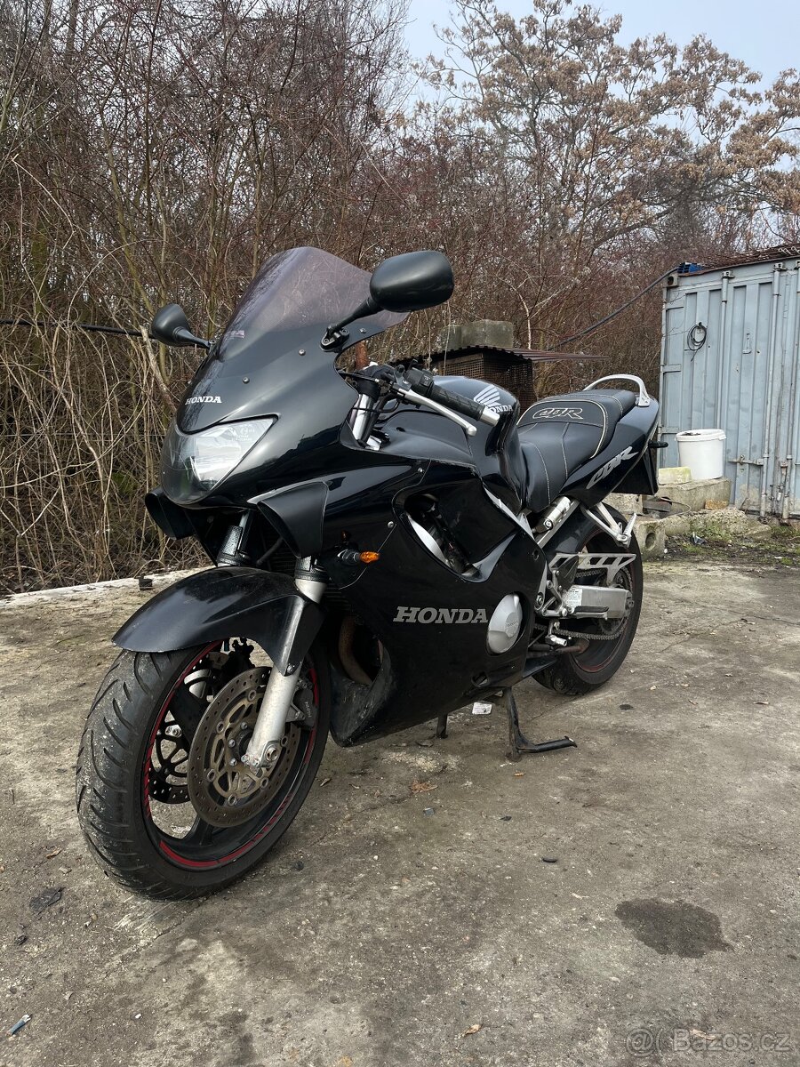 Honda CBR 600f4 - 5