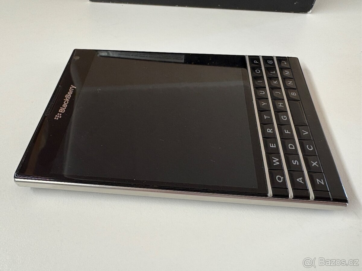Blackberry Passport Q30 - 5