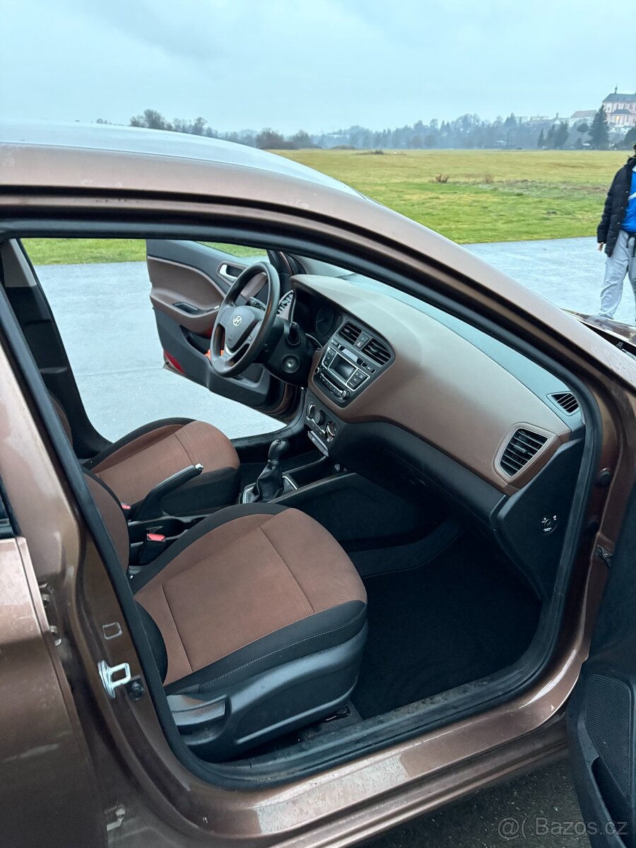 Prodám Hyundai i20 po prvním majiteli - 5