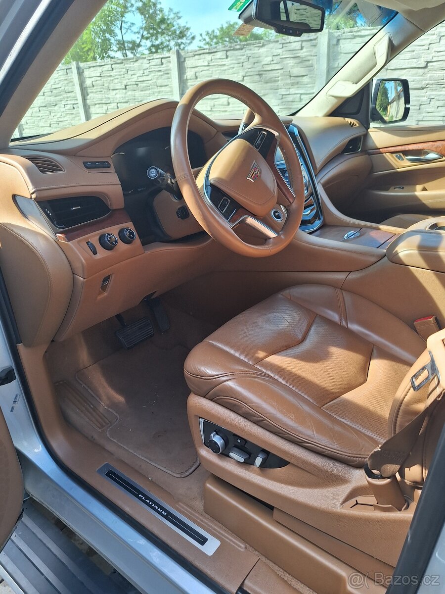 Cadillac Escalade - 5