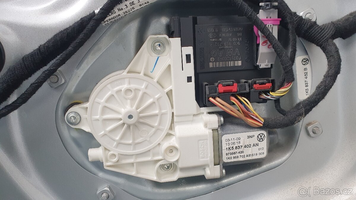 VW Golf 5, Jetta,Octavia 2, interiér, kapota aj. - 5