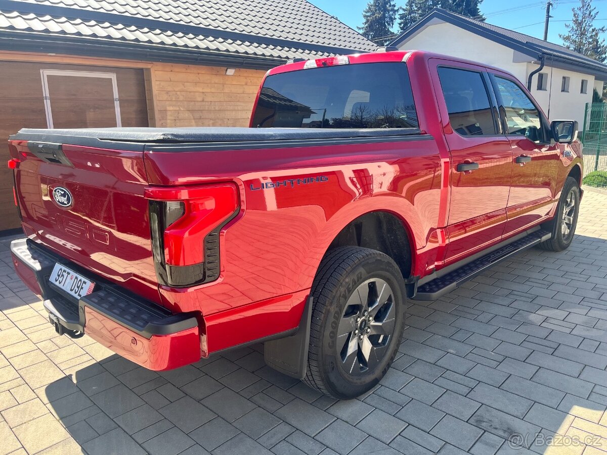 Predám Ford F-150 F150 Lightning 2024 - 5