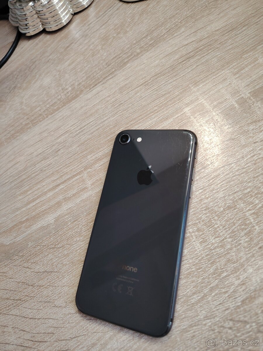 Apple iPhone 8 64gb dobrý stav - 5
