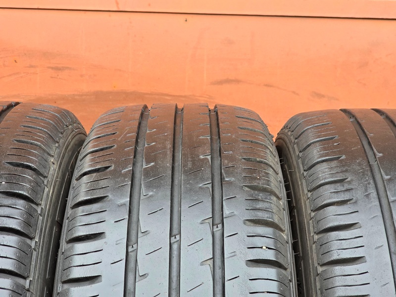 Letní Hankook 215/70/15C + disky - 5