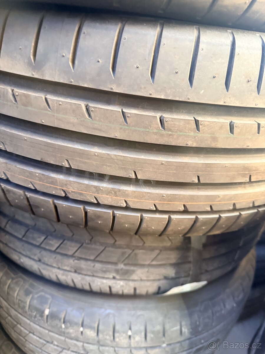 Toyo 235/50 R20 - 5