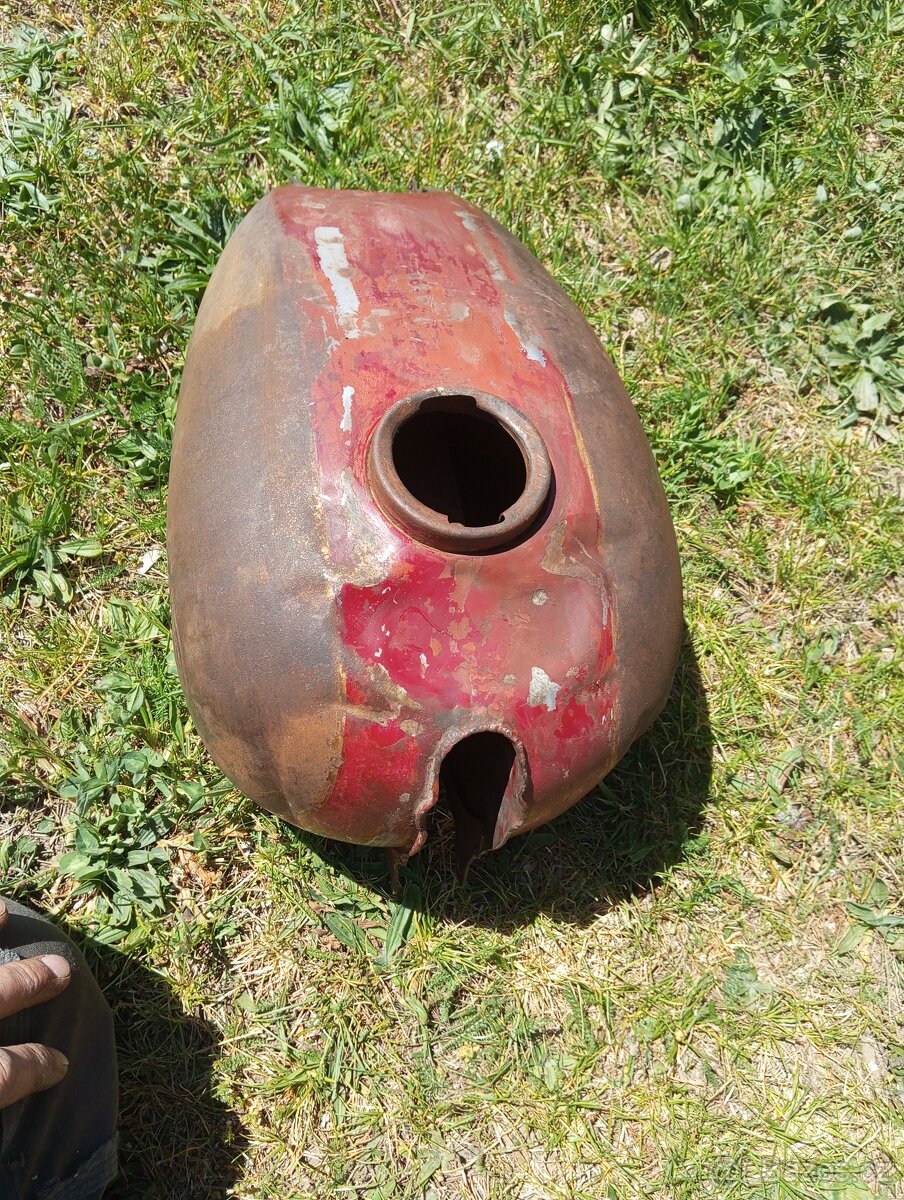 Nádrž ČZ 125/ 150 C červená - 5
