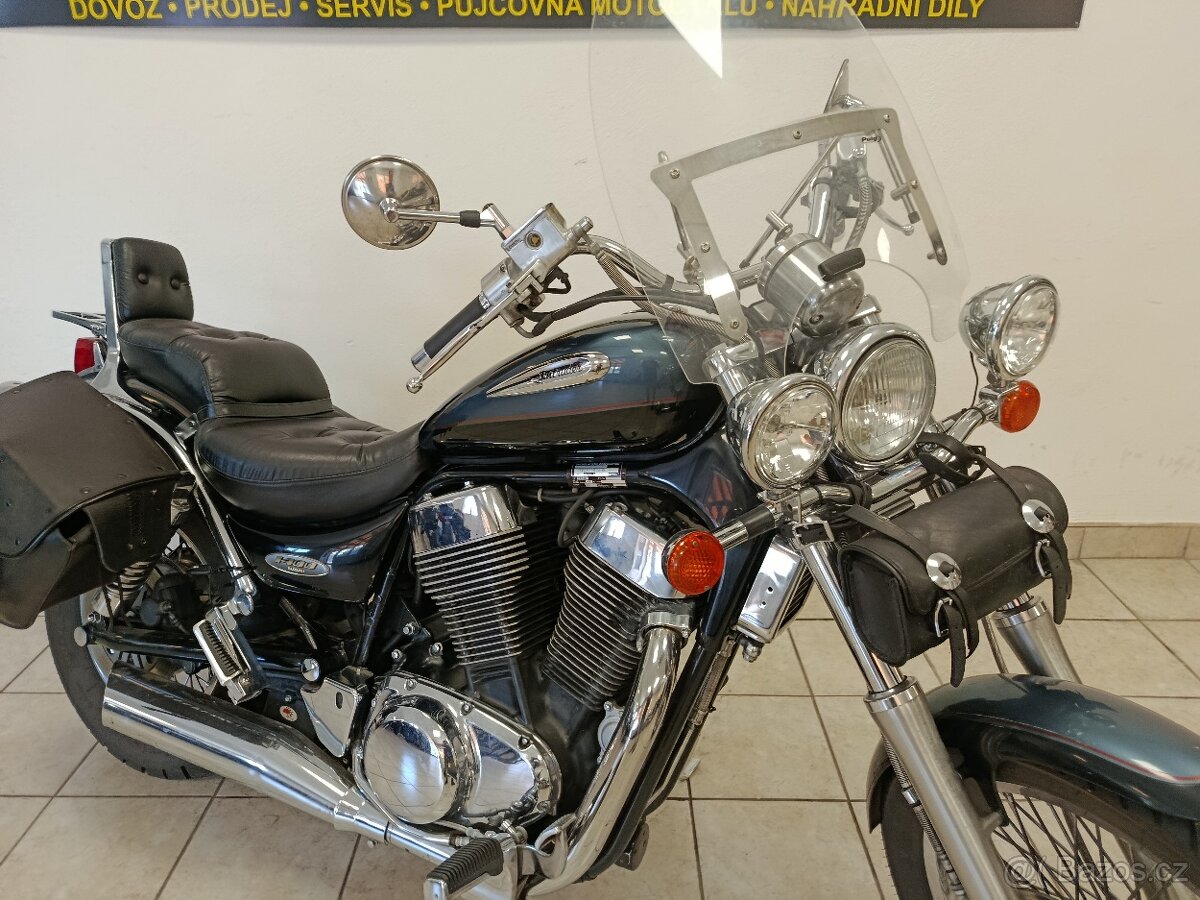 Suzuki VS 1400 Intruder - 5