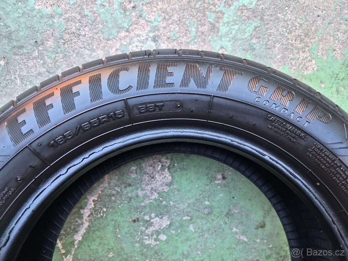 Pár letních pneu GoodYear Efficient Grip Compact 185/65 R15 - 5