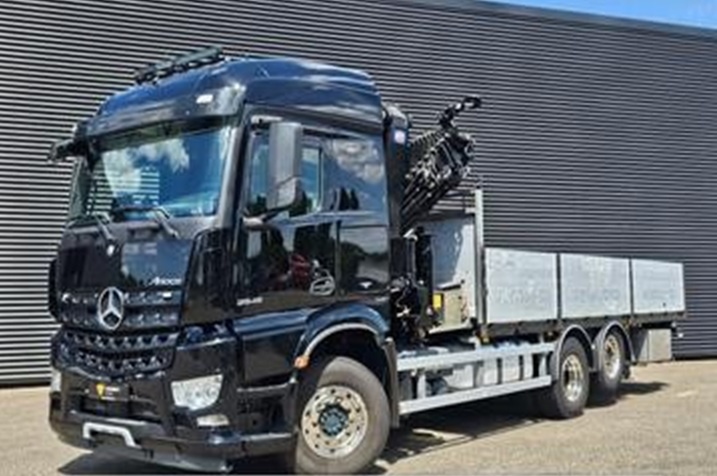 Mercedes-Benz Arocs 2545 - 6x2 – Valník + HR-HMF 32 t/m