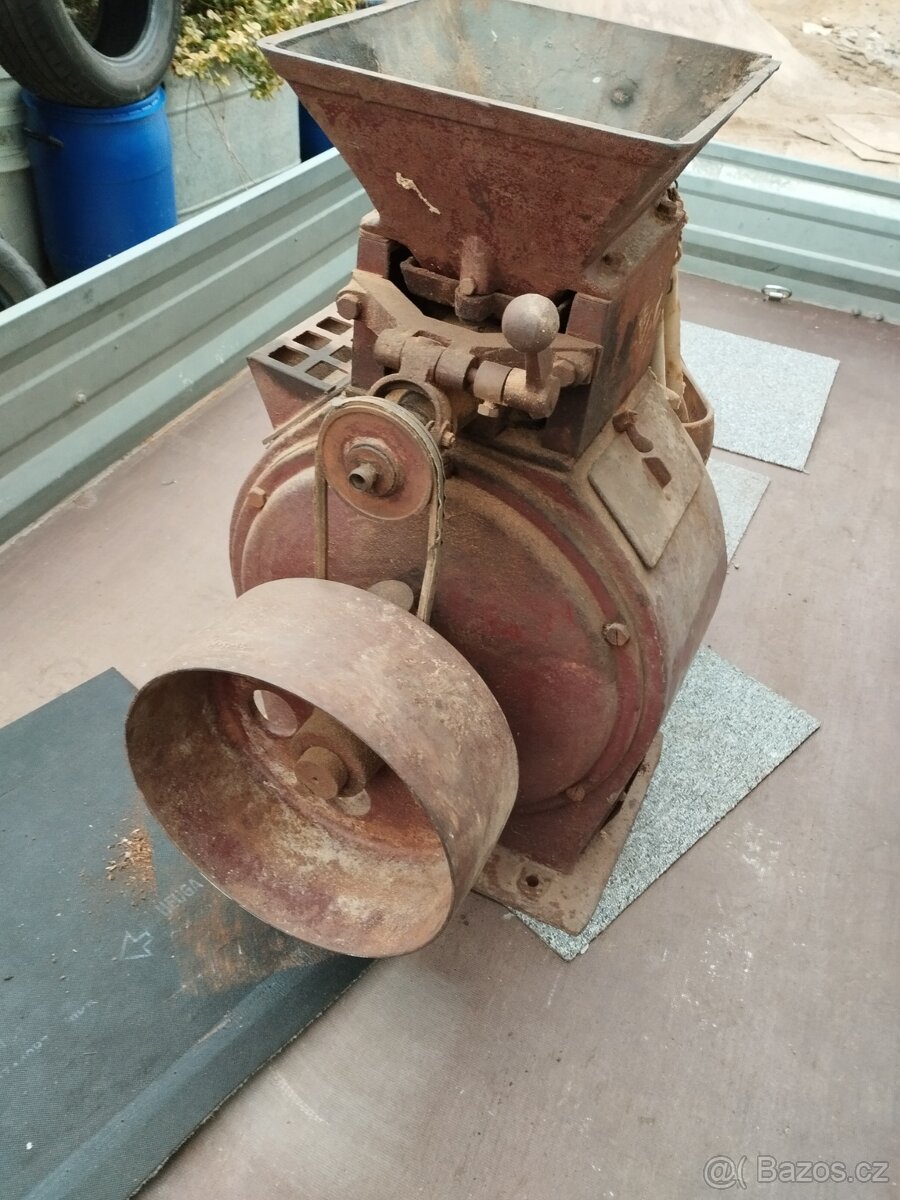 Starý šroťák na obilí - 5