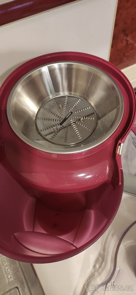 Odšťavňovač Bosch 700W - 5