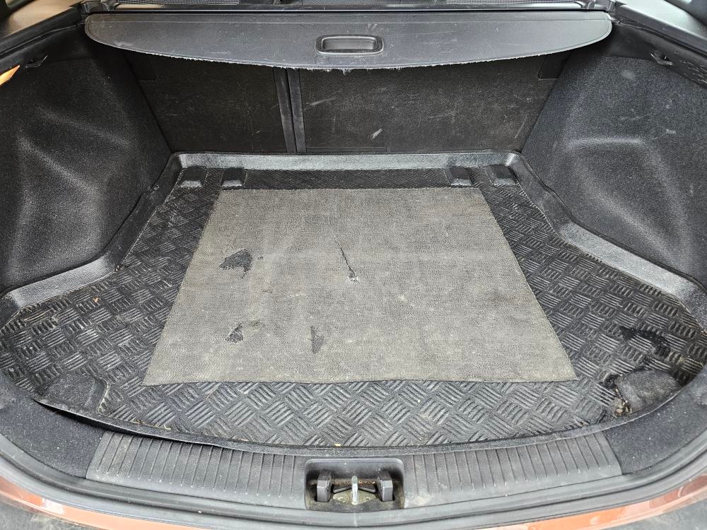 Hyundai i30 kombi benzín 1,6 - 5