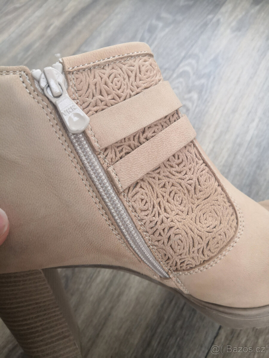 Béžové kožené kotníkové boty - 5