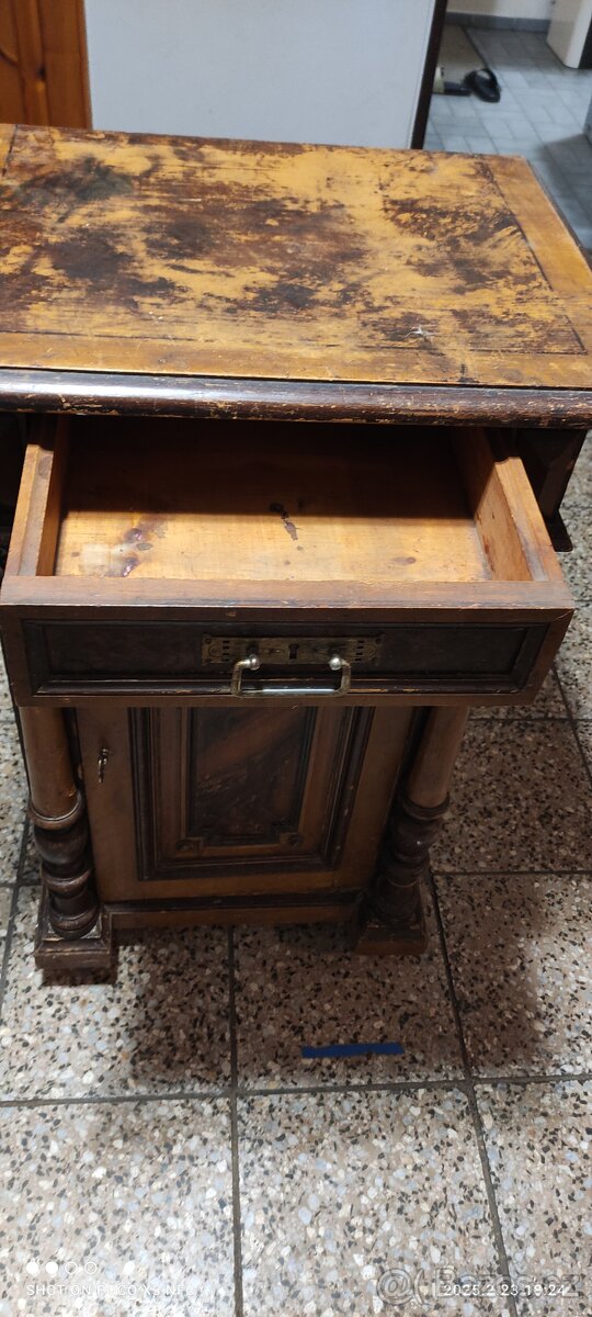 Starožitná komoda - 5