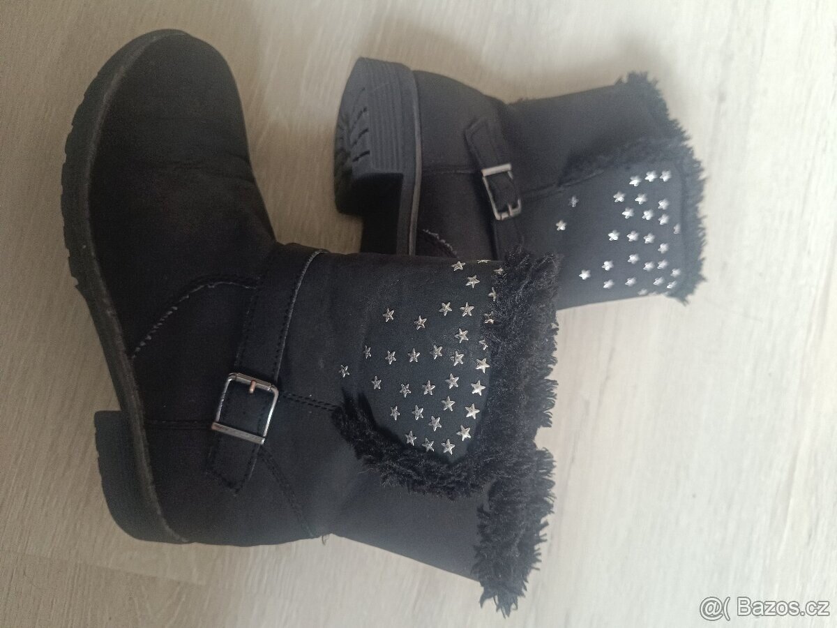 Balík oblečení vel. 134/140-28 věci - 5