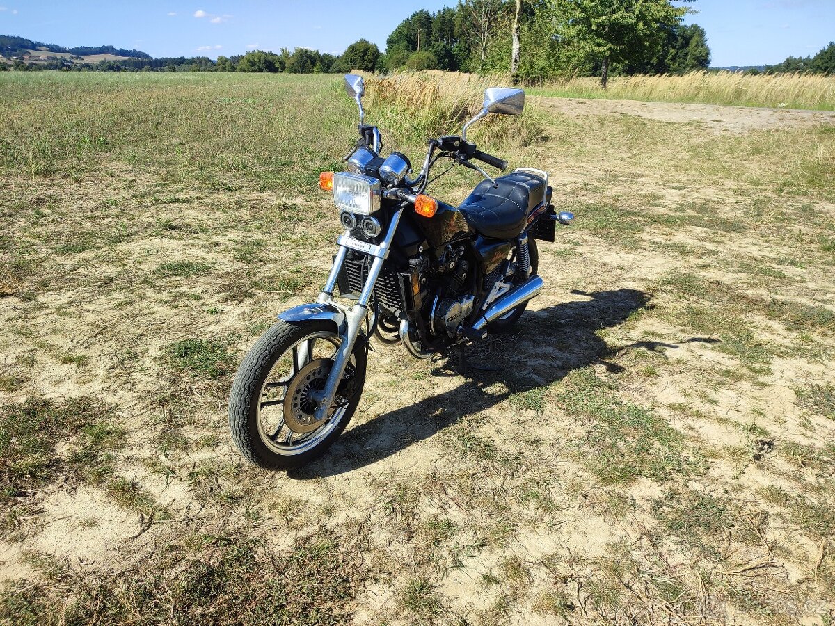 Honda Magna V30 VF500C - 5