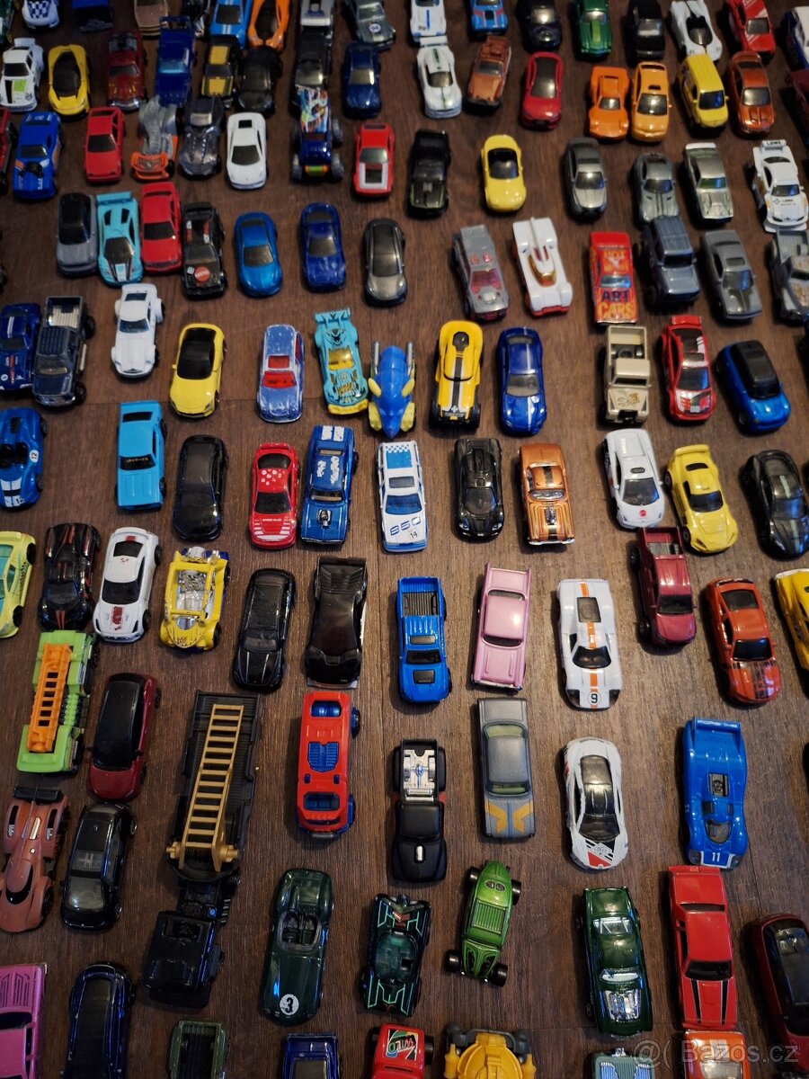 Hotwheels a matchbox autíčka - 324 ks - 5
