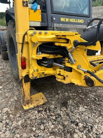 Traktorbagr New Holland B100C TC - 5