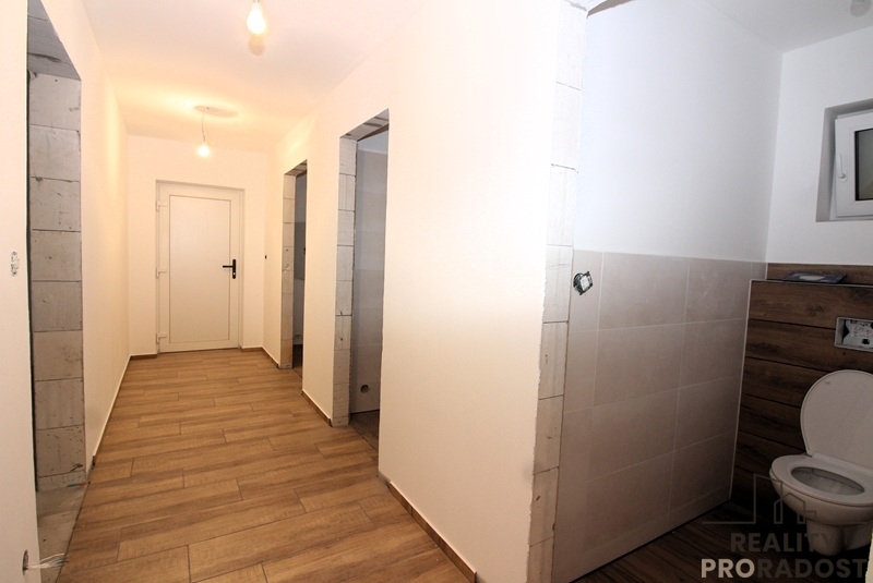 Prodej rodinného domu ve Chvalovicích - 5