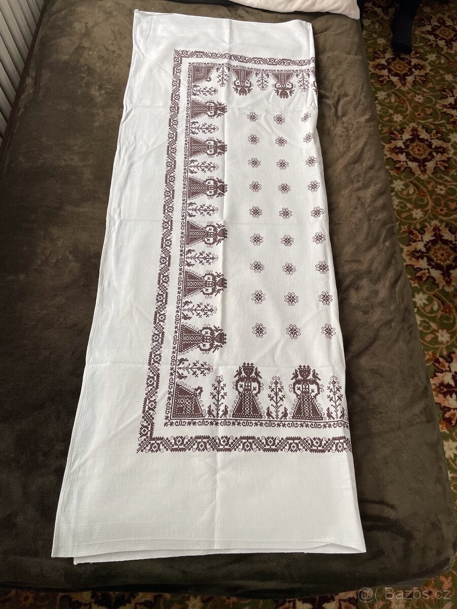 Prodám zachovalé starší ubrusy. Levně - 5
