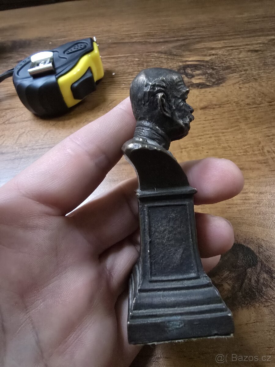 KRÁSNÁ STARÁ KOVOVÁ BUSTA- FRANTIŠEK JOSEF 1914 - 5