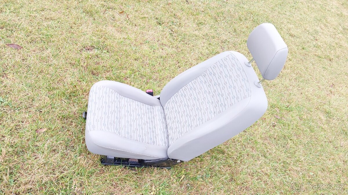 Volkswagen Transporter T5 – Sedadlo řidič - 5