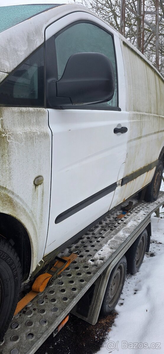 Mercedes-Benz Vito W639: bedna - 5