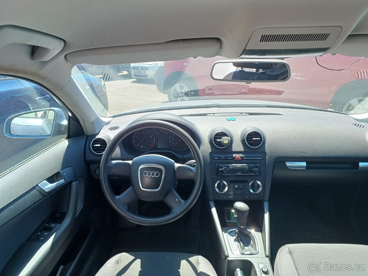 Prodám nepojízdnou Audi A3 sportback - 5