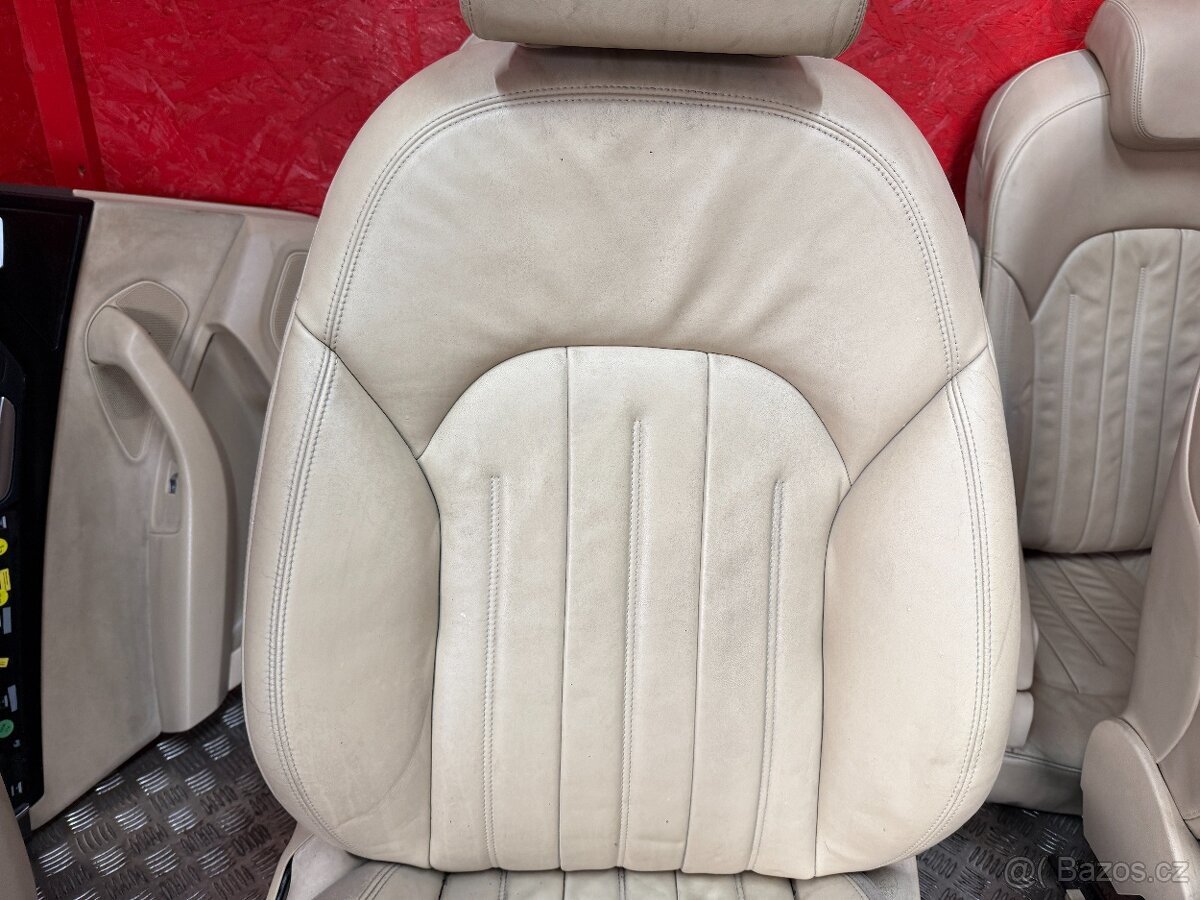 SEDAČKY AUDI A8 4H D4 - 5