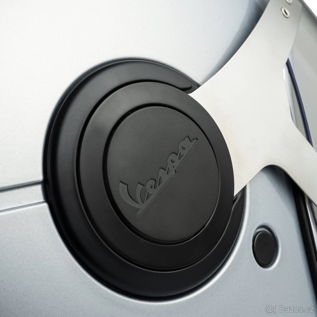 Helma Vespa Argentario, velikost L, 59-60cm - 5