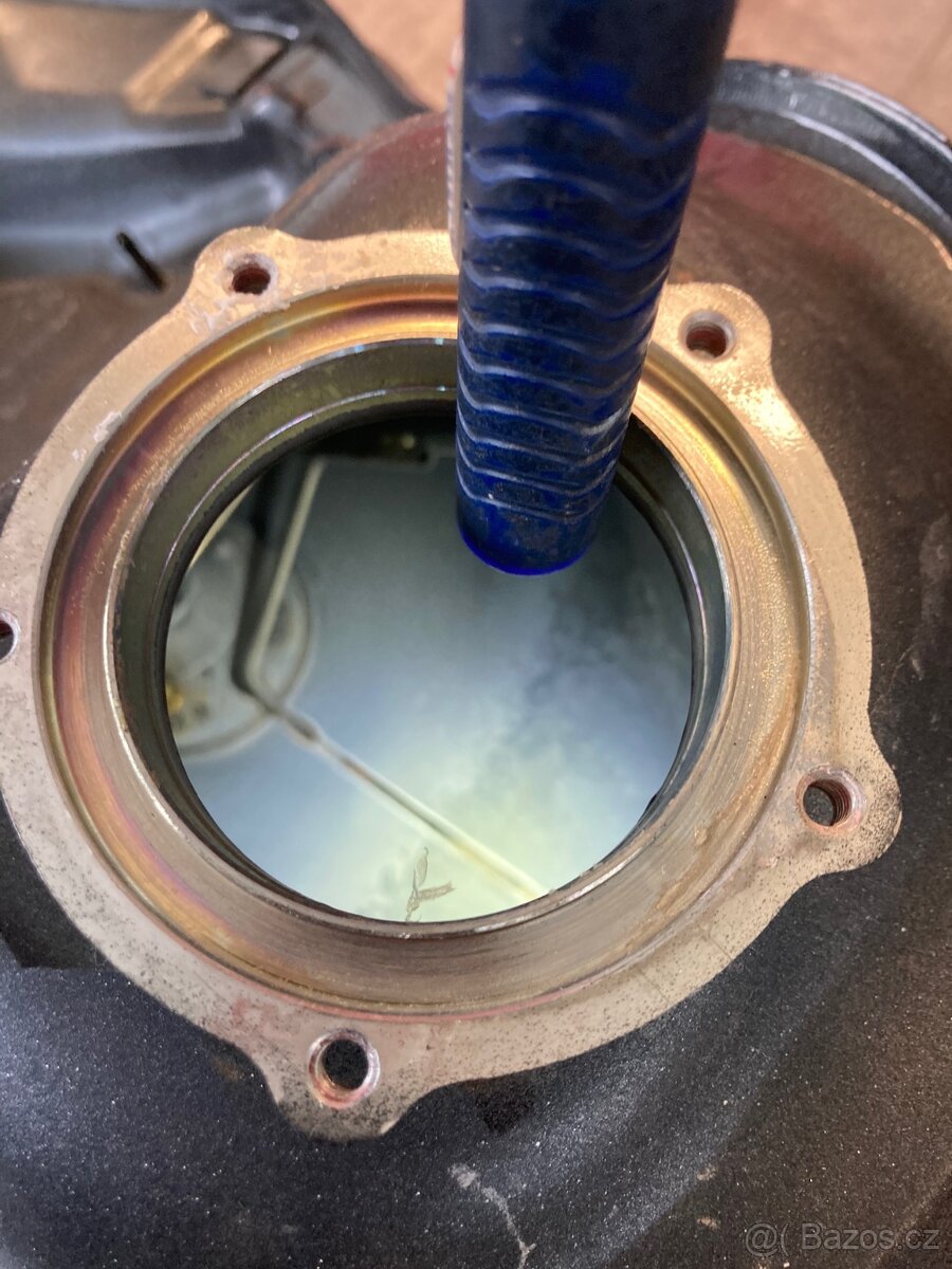 nádrž Kawasaki Z1000SX - 5