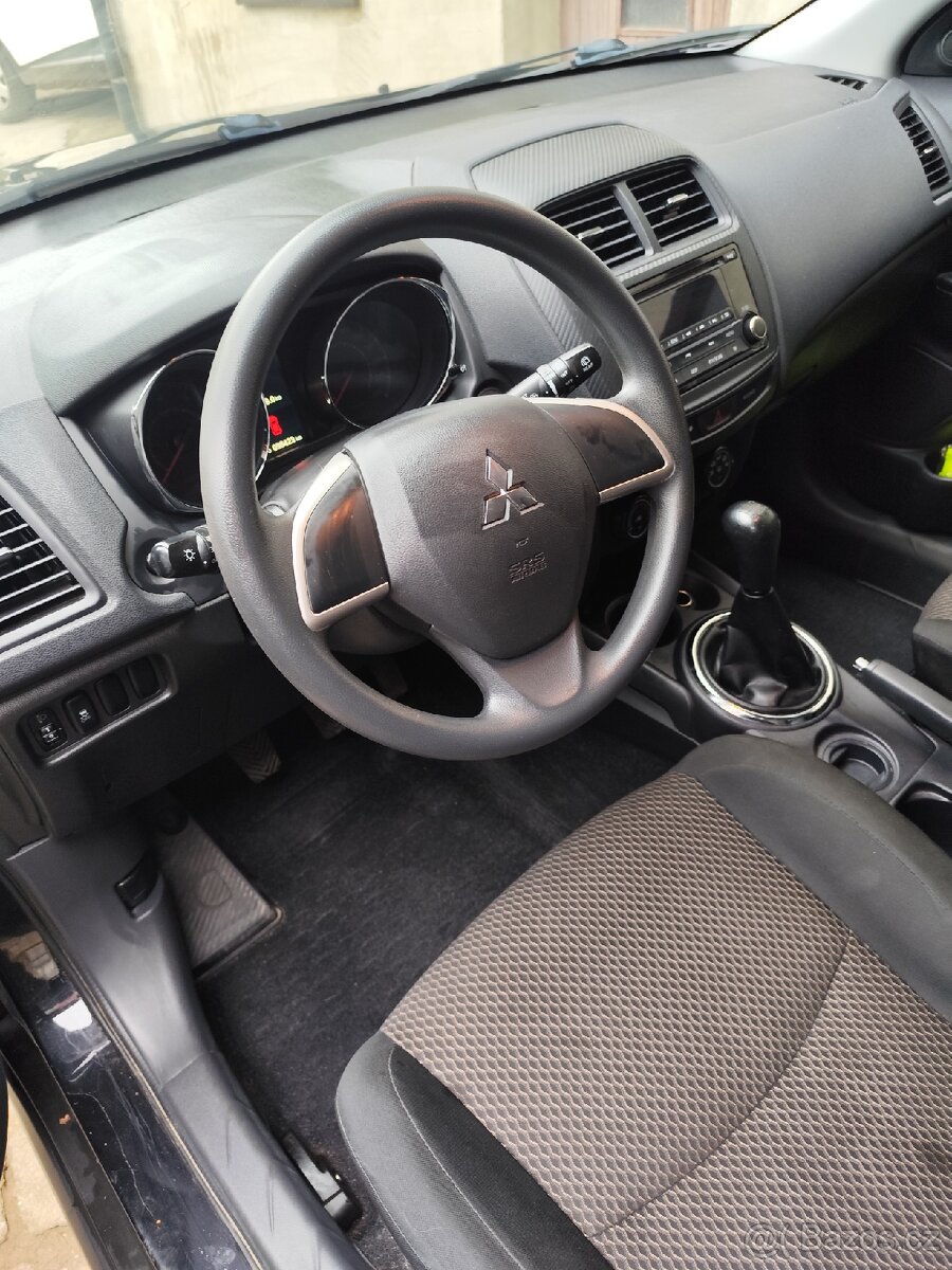 Mitsubishi ASX - 5
