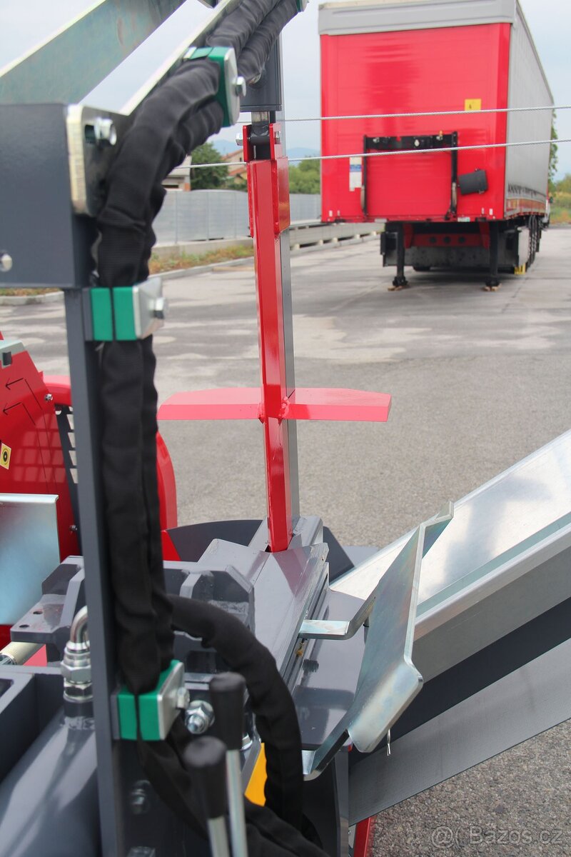 Pila a štípač za traktor - 5